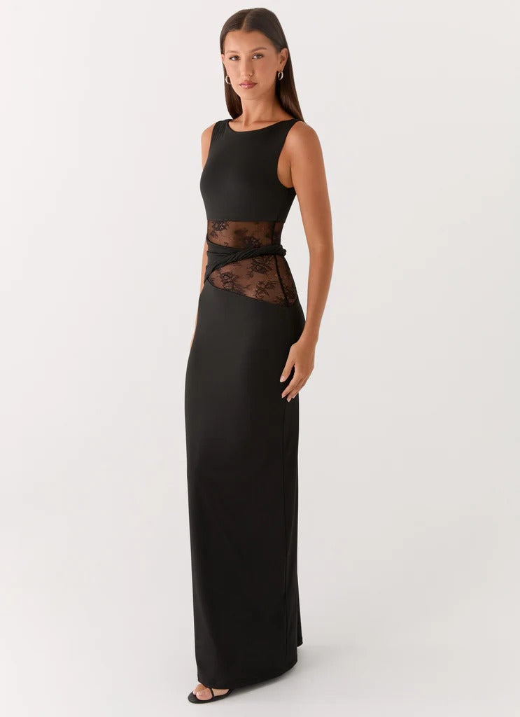 Noiréa Lace Gown