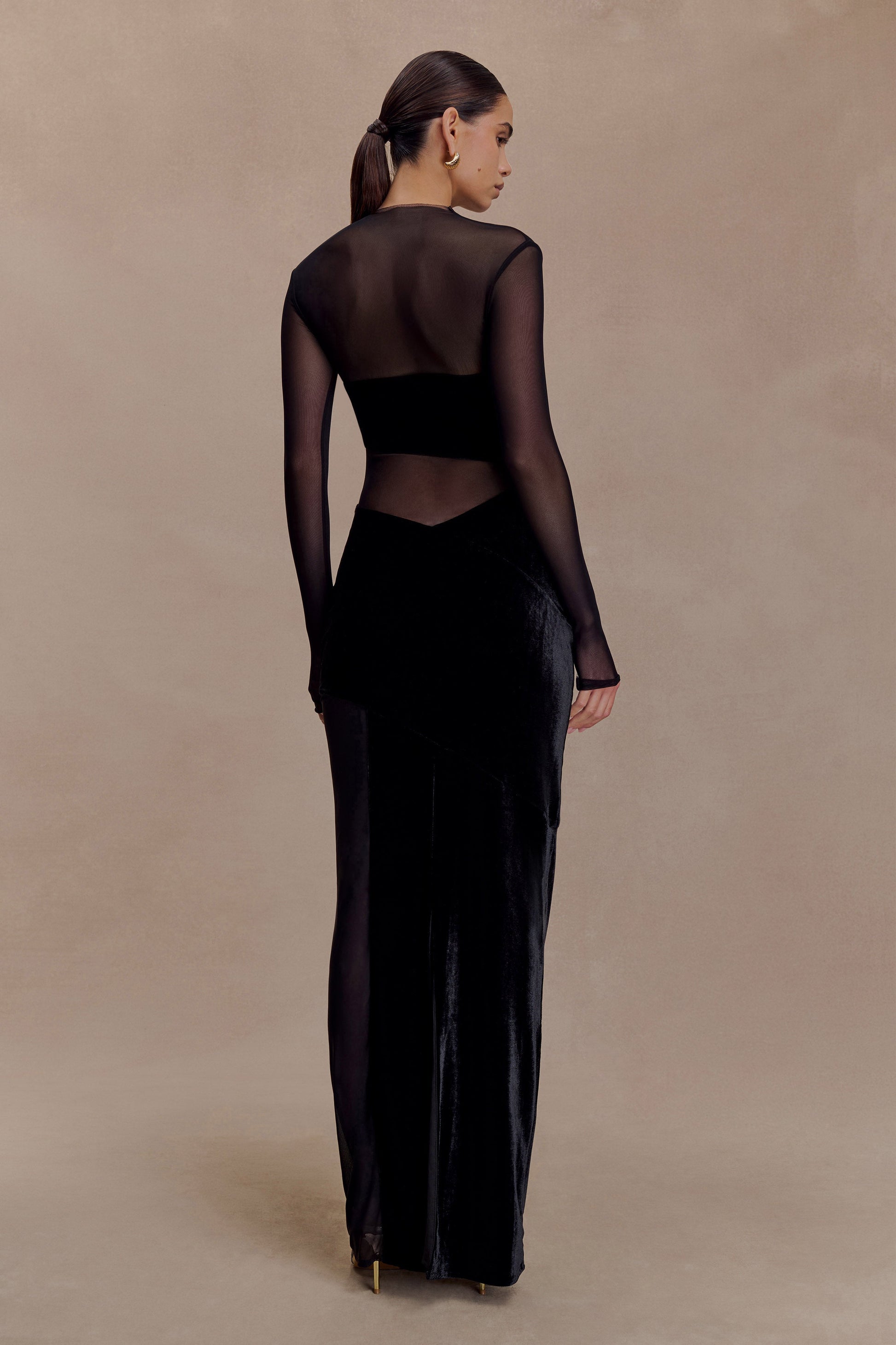 Noir Éclipse Gown